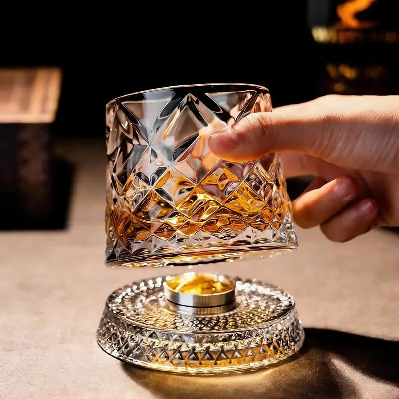 360° Spinning Star-Cut Crystal Glass for Whiskey and Cocktails