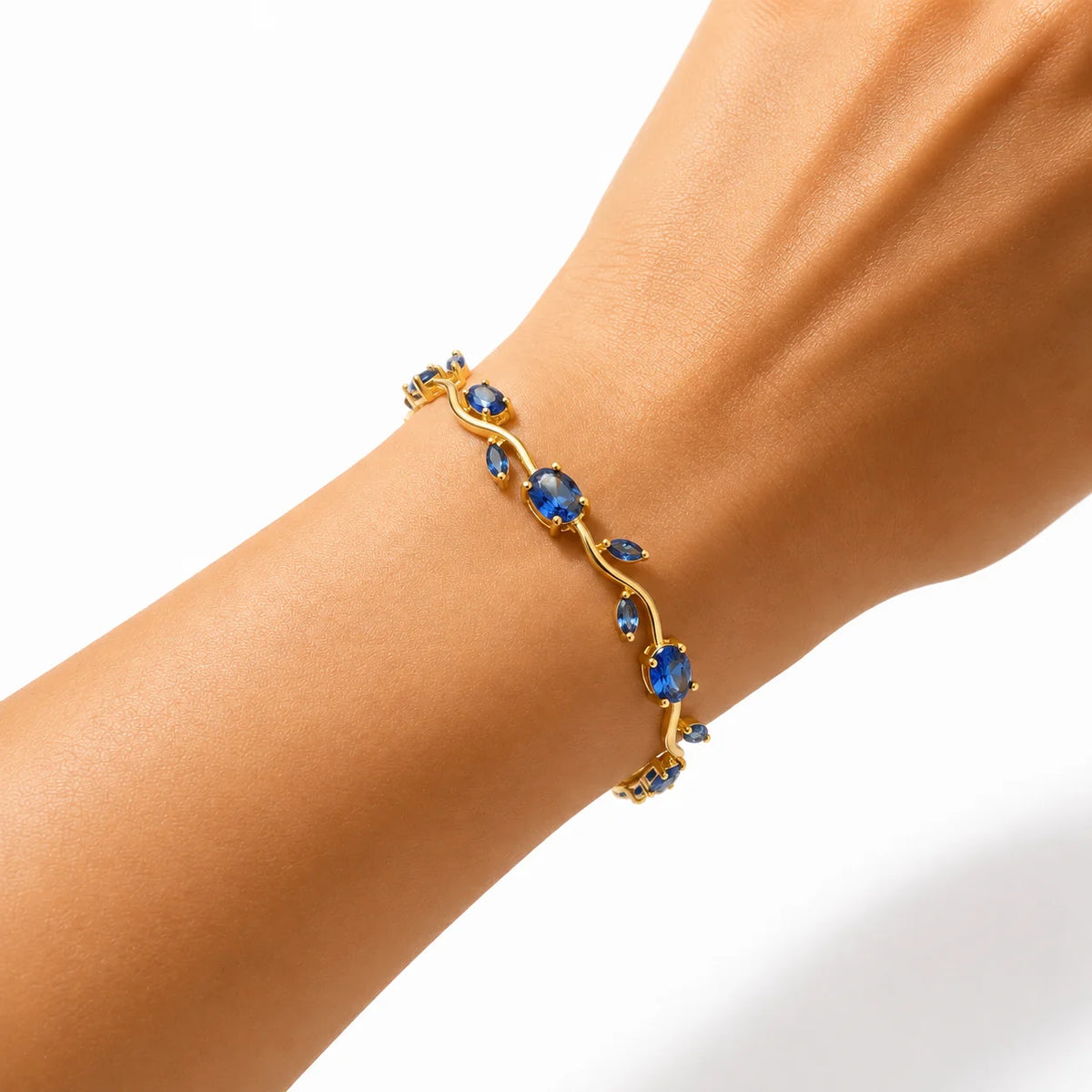 Gold-Plated Stainless Steel Bracelet with Pink Tulips