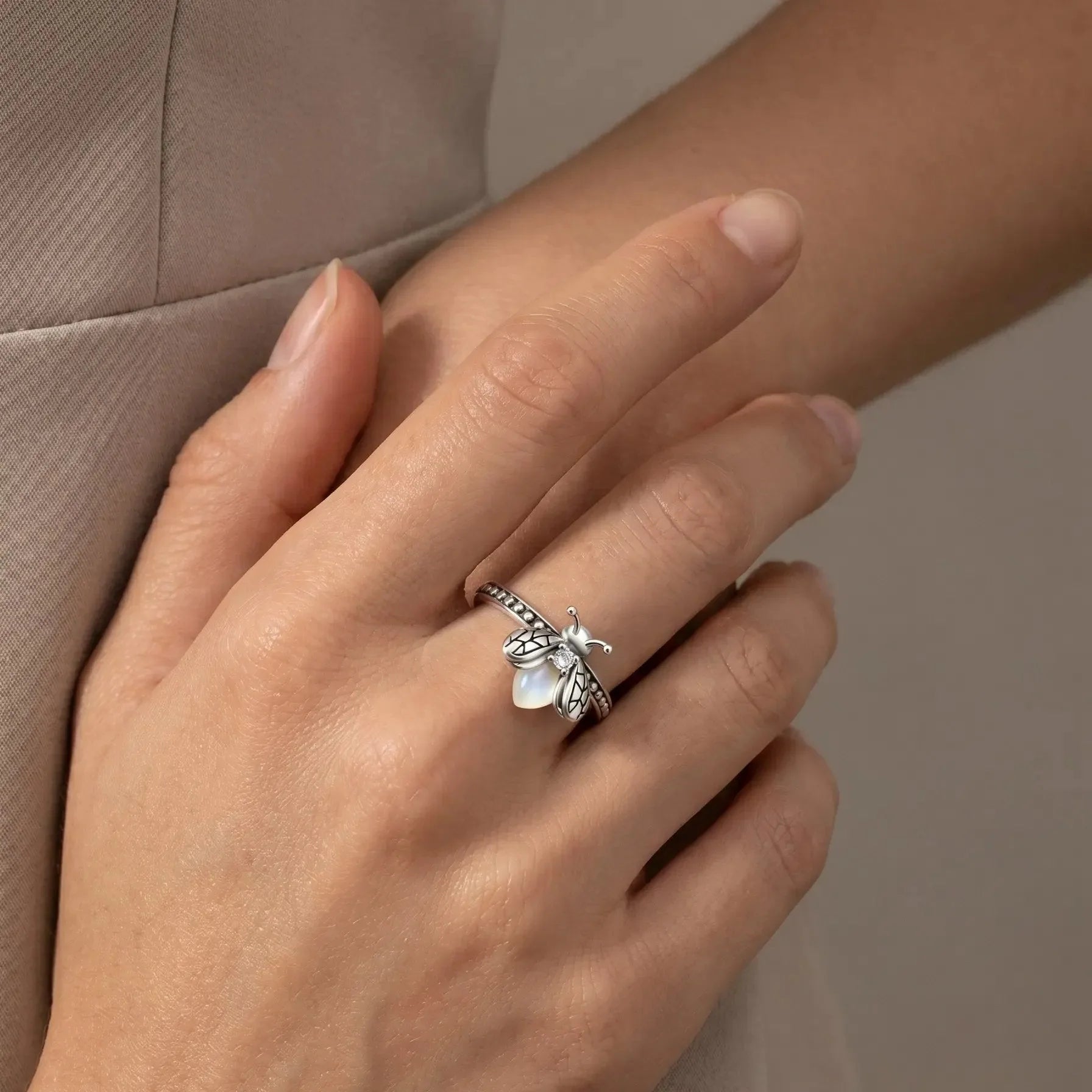 Distinctive Firefly Glow Ring S925 Silver – Luminous Nature-Inspired