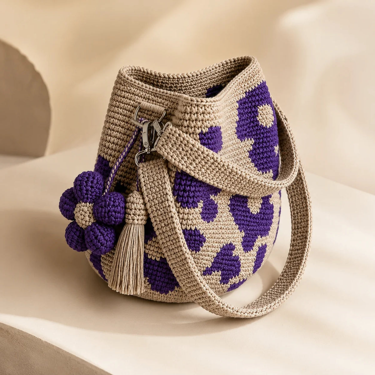 Space-Saving Handwoven Flower Bucket Bag for Organized Storage