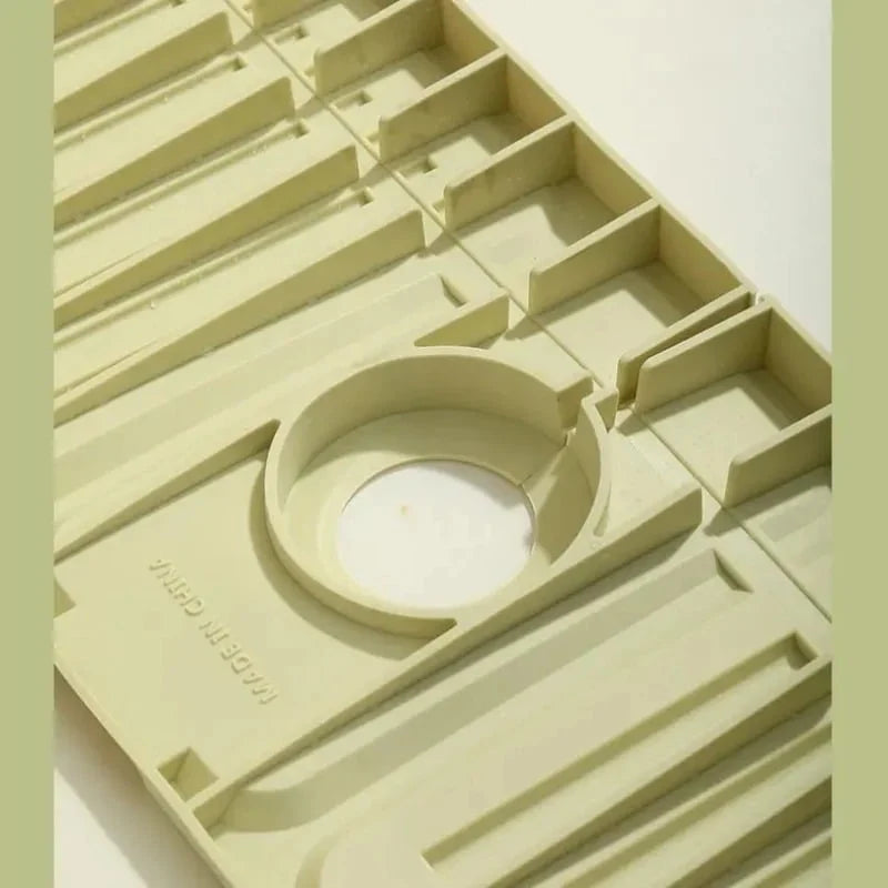 Easy-Care Faucet Guard & Draining Mat for Routine Upkeep