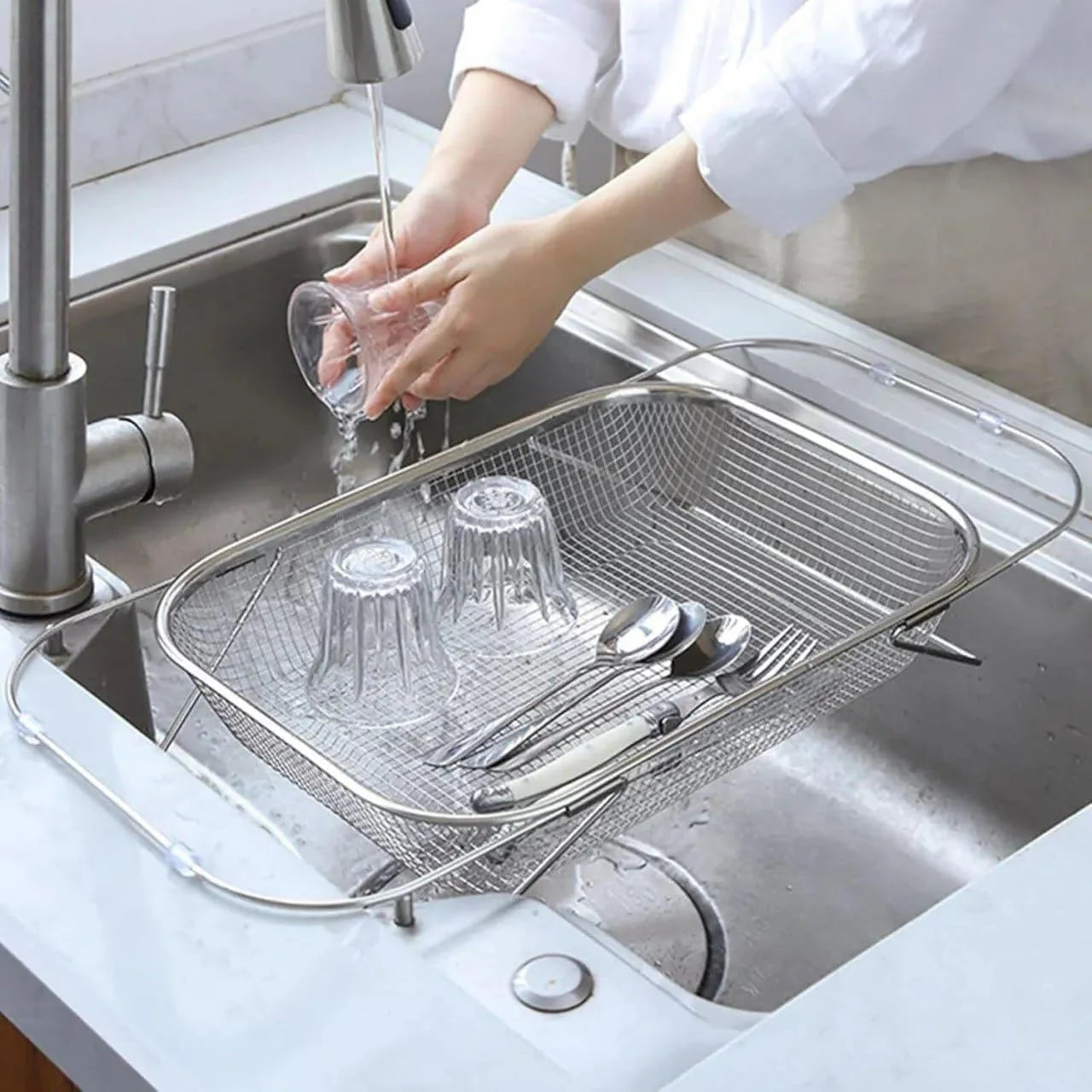 Space-Saving Expandable Over-the-Sink Strainer