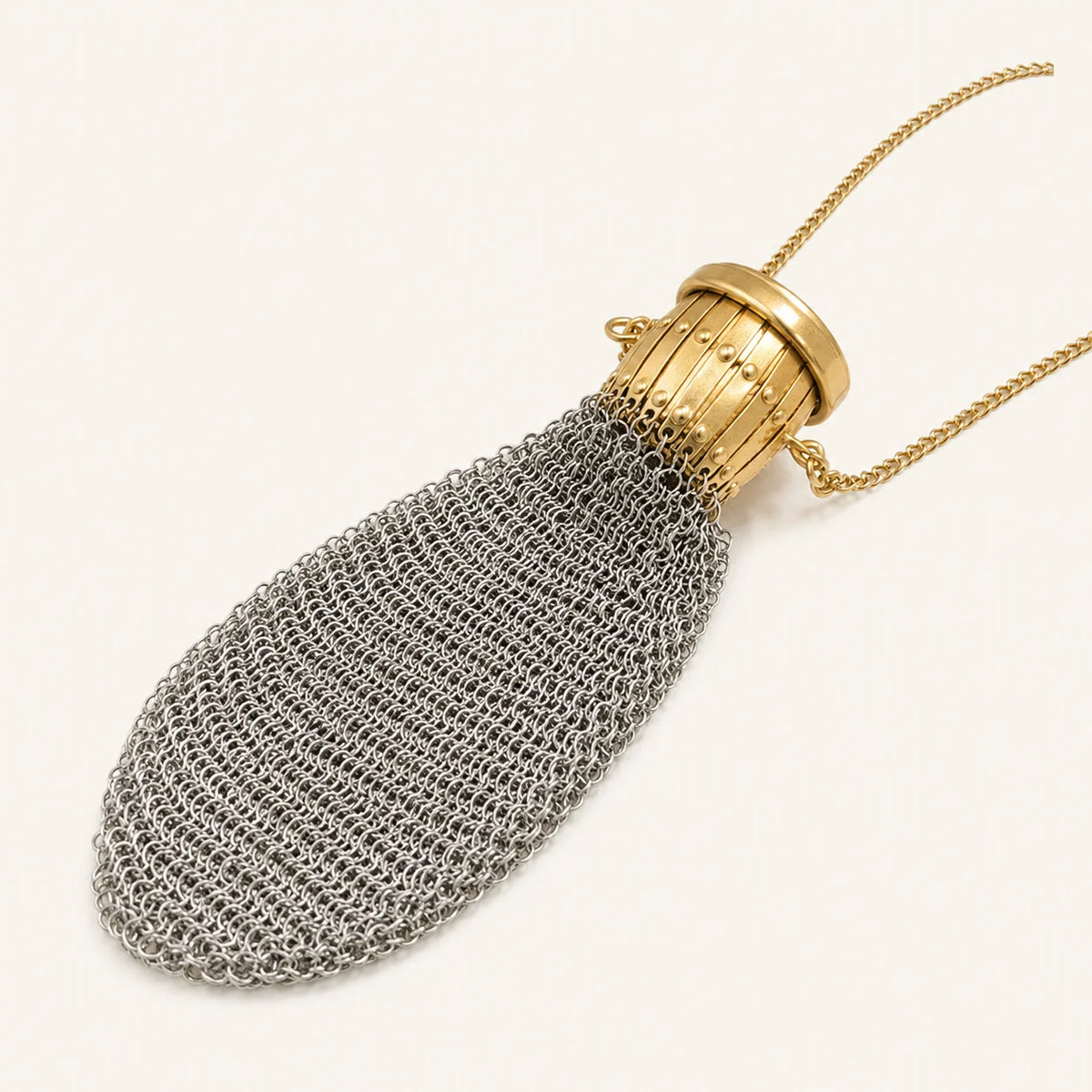 Purpose-Built Vintage-Inspired Metal Mesh Coin Purse – Expandable