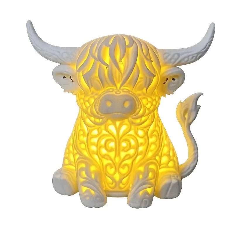 Decorative Warm Glow Highland Cow Table Lamp for Focused Lighting