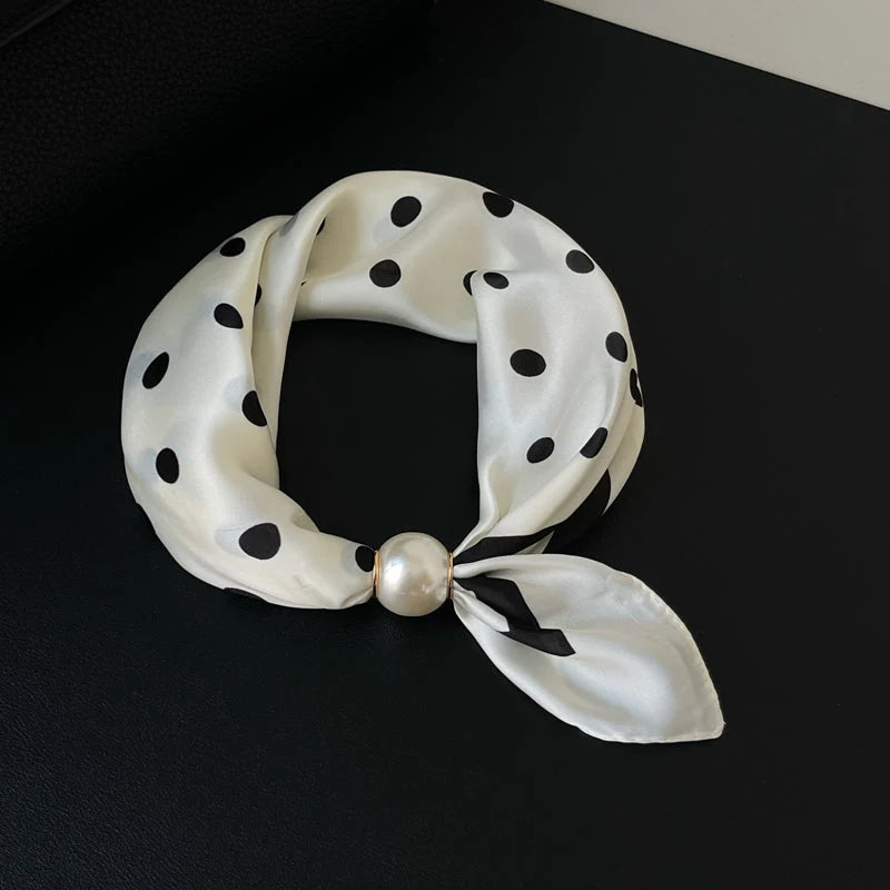Printed Scarf with an Elegant Pearl Buckle Closure