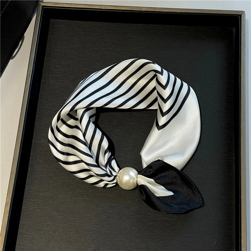 Printed Scarf with an Elegant Pearl Buckle Closure
